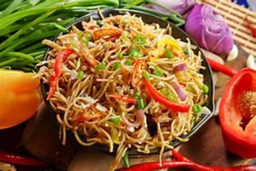Chilli Garlic Noodles (Veg) (Medium)